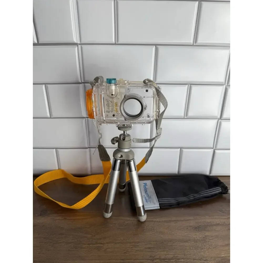 Canon AW-DC30 All Weather Case with tri pod stand